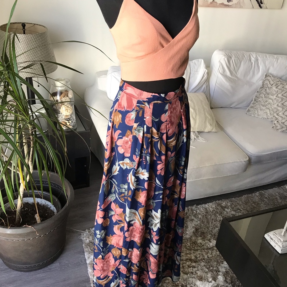 🌼Pretty Summer Party Outfit 🌼 - Picture 6 of 8